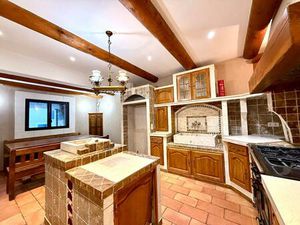 Maison de village avec cour - Eyragues