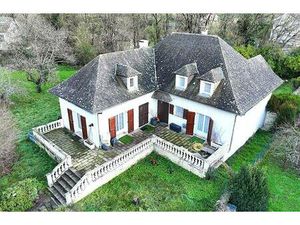 Demeure de prestige 11 pièces de 300 m2 + 153 sous-sol sur 1307 m2