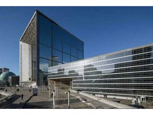 Location bureau PUTEAUX 8 416 m²