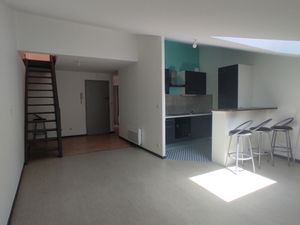 T3 PROCHE DE LA PLACE DENIS DUSSOUBS