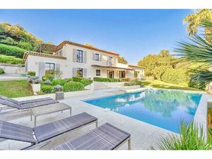 Villa dans domaine sécurisé proche du village de Grimaud