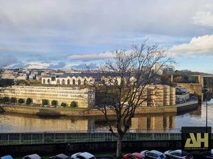 EXCLUSIVITÉ - CENTRE SIAM - JEAN MOULIN - EXCEPTIONNEL APPARTEMENT DUPLEX DE 150 M2 - 5 CH