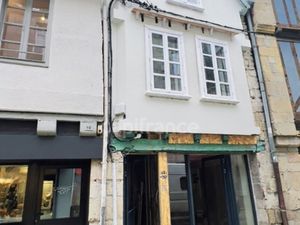 QUIMPER (29) Immeuble de rapports de 115 m² habitable - Un local commerciale - 2 Apparteme