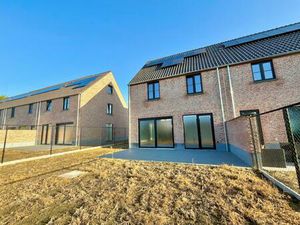 Huis te koop in Oosteeklo