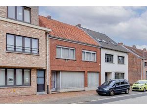 Op te frissen woning met 3 slk en tuin in Beerse