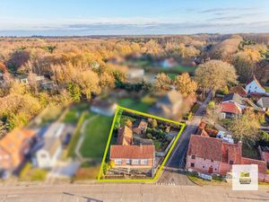 Gelijkvloerse te renoveren of herop te bouwen woning op 811m2 aan bosrand te Hertsberge