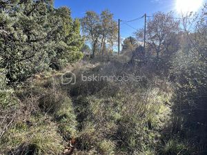 Terrain de 800 m² à Trans-En-Provence