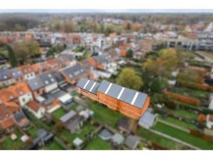 Magazijn ca. 275m2 gelegen achter appartementsgebouw met verdieping