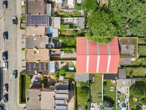 Unieke woning met 450 m² magazijn & showroom