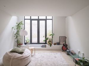 Volledig gerenoveerde woning (190 m² bvo) met 3 slaapkamers en zonovergoten dakterras  gel