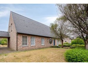 Ruime woning met 3 slaapkamers op een perceel van 1.880 m² te Olen-Centrum !