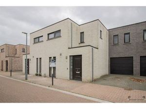 Rustig gelegen woning met 3 slaapkamers en inpandige garage op 223 m²