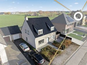 Idyllisch gelegen villa met 3 ruime slaapkamers en 2 badkamers te Voormezele