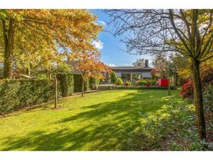 Split level woning op perceel van 2.232m² met veel privacy