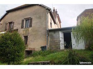 Saint-Vit centre  maison ancienne  220m2  habitation + ateliers