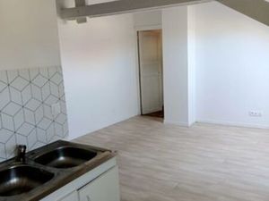 Beau F2 avec avec poutres apparentes