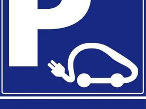 PARKING VOITURE ÉLECTRIQUE avec BORNE 95 ENGHIEN 149 e +