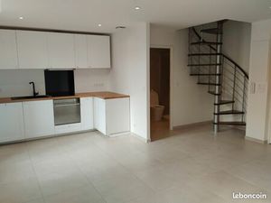 ⭐ T3 Duplex rénové – Climatisation réversible – 2 chambres – Centre-ville Châteaurenard – 