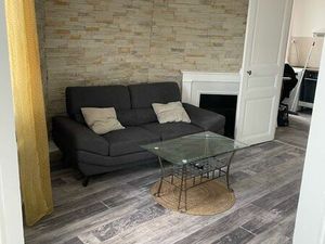 2 pièces à proximité immédiate de la gare