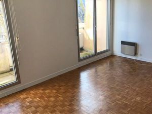 A louer F1 non meublé proche du CHU et de la Place Saint Marc