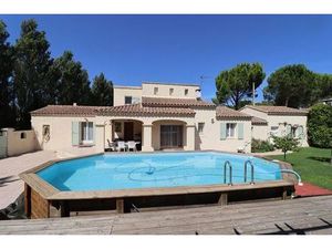 Maison de luxe de 4 chambres en vente à Vedène  Provence-Alpes-Côte d'Azur