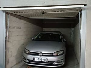 Loue garage box plein centre