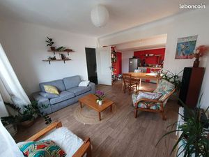 Nantes  Rd Point de Rennes T3 60 m2  lumineux  ensoleillé  à proximité de tout : commerces