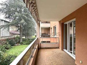 Appartement 2 chambres meublé avec garage  terrasse et ascenseur