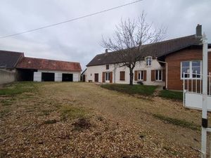 Vente maison 7 pièces 145 m² Saint-Georges-sur-la-Prée (18100)