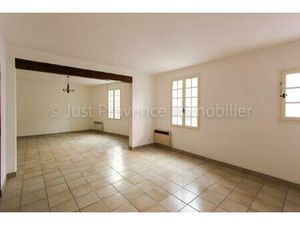 Maison Caromb 5 pièces 111.9 m2 avec terrasse et garage.