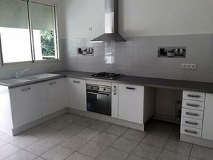 Grand appartement avec terrasse balcon 3 chambres à louer à  Guadeloupe