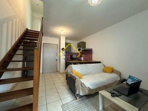 Location T2 Duplex Saint-Denis avec varangue  piscine et par  Réunion