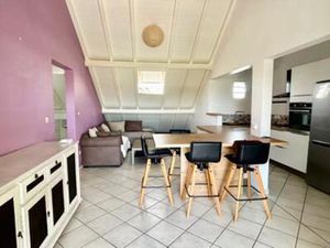 À LOUER TRÈS JOLI T2 MEUBLÉ AVEC VUE DÉGAGÉE À BAIE-MAHAULT  Guadeloupe