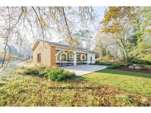 Vente maison 1 pièce 150 m² à Le Pian-Médoc (33290)  296 800 €