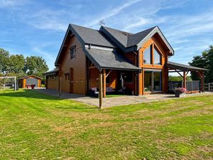 Vente chalet 7 pièces 150 m² à Souvigné-sur-Sarthe (72300)  296 371 €