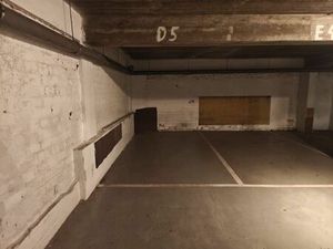 Binnen parkeerplaats te huur