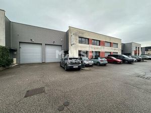 Local mixte Bureaux / Activités à DECINES CHARPIEU - A VENDRE OU A LOUER - 513 m²