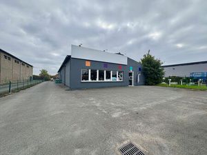 Locaux d'activités avec showroom - 517 m2 - Zone Ingré St-Jean de la Ruelle !