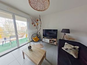 LA RICHE - Appartement type 2 avec loggia et parking vendu loué