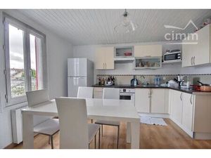 LOCATION GRESIVAUDAN FROGES : APPARTEMENT T3 AVEC BALCON