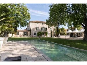 Maison de luxe de 35 pièces en vente Nîmes  France