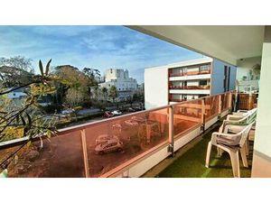 F2 avec balcon parking et cave libre à la vente