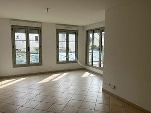 COMBS LA VILLE : appartement de 3 pièces (64 m²) à louer