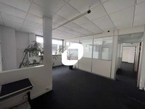 A LOUER  EMPLACEMENT IDEAL