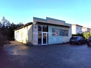 Location locaux professionnels 170 m² à Mazan (84380)  1 632 €