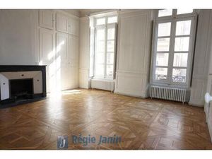 14 RUE VAUBECOUR LYON 2 - F4