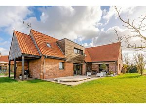 Vente maison 6 pièces 200 m² à Provin (59185)  485 000 €