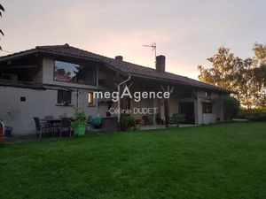 Ferme rénovée avec dépendances sur un terrain de 2 4 hectares