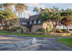 A vendre Maison de caractère Plages et commerces à pied Côte granit rose