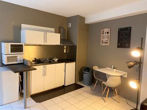 VIEUX-LILLE - T1 BIS MEUBLE - RUE DE LA BARRE